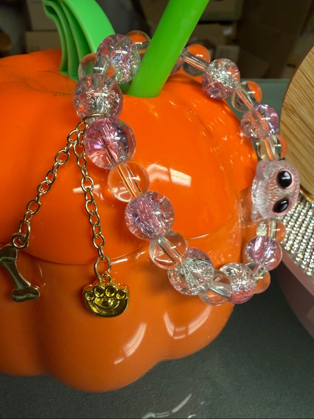 Purple Glass Cat Bead Bracelet. 🆕